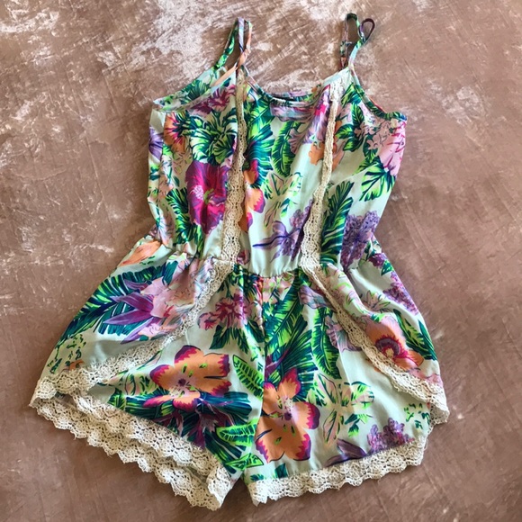 Floral Romper - Picture 1 of 3